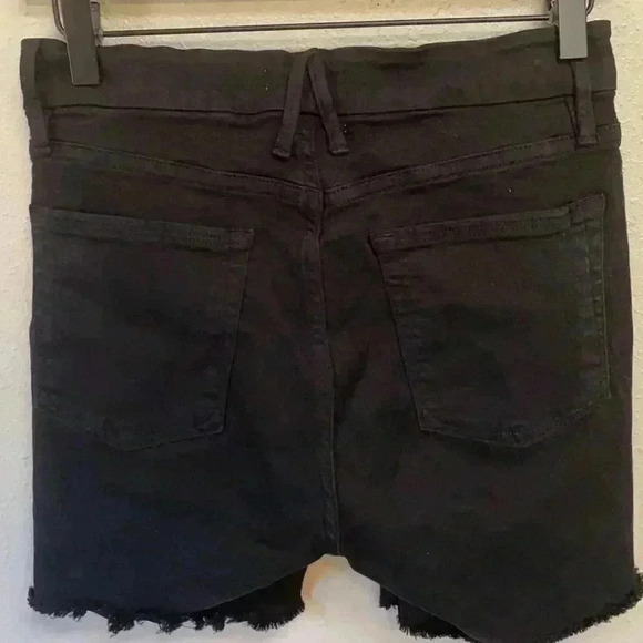 GOOD AMERICAN Women’s Distressed Bermuda Shorts - Picture 6 of 7